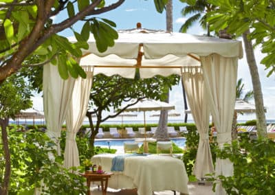 4 Posted Cabanas